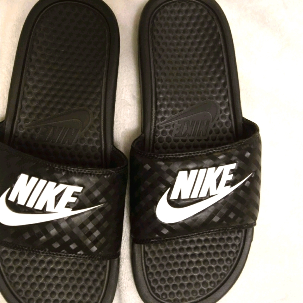 Nike Benassi Women's Slide Sandals